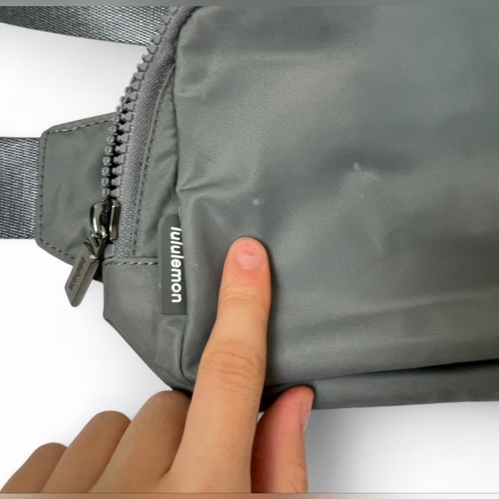 lululemon athletica Charcoal Belt Bag - Picture 7 of 7